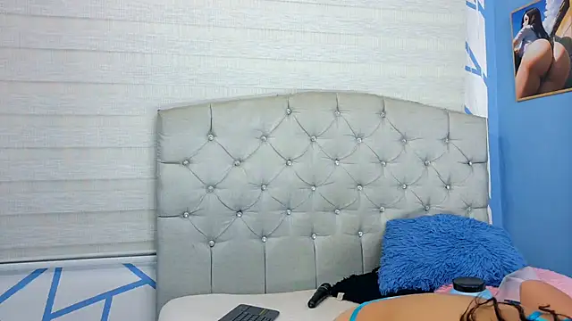 Emily J18 online show from October 6, 2025, 3:09 pm