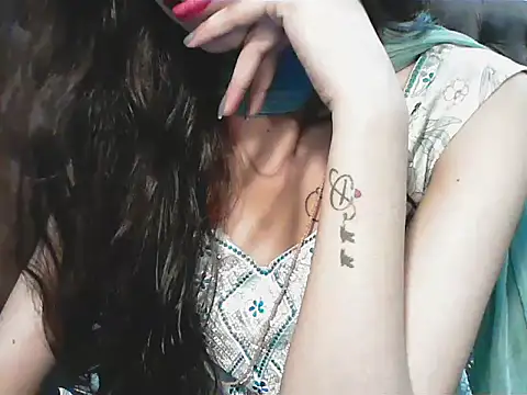 elize   online show from October 8, 2025, 3:48 am