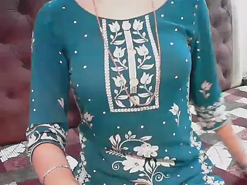 elize   online show from January 7, 2026, 2:14 am