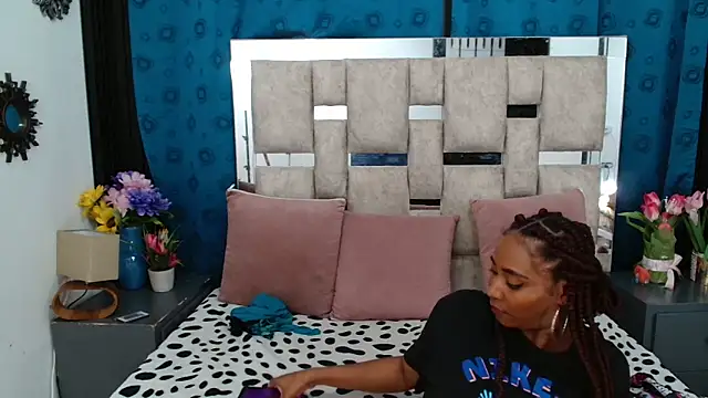 AmbarSmit online show from September 29, 2025, 1:11 am