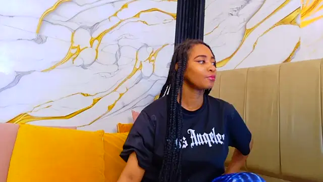 AmbarSmit online show from March 17, 2026, 4:06 am