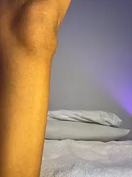 hade rosse online show from September 12, 2025, 1:55 pm