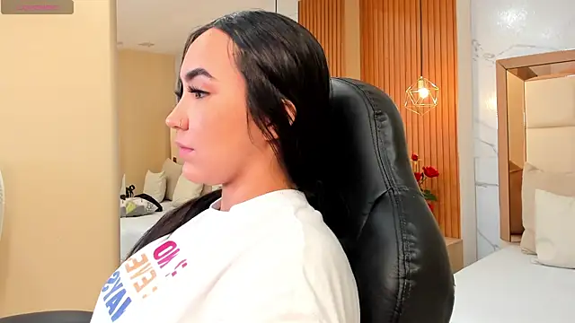 Snapshot of julieta_rosee chatting on November 25, 2025, 9:48 pm julieta rosee online show from November 25, 2025, 9:48 pm