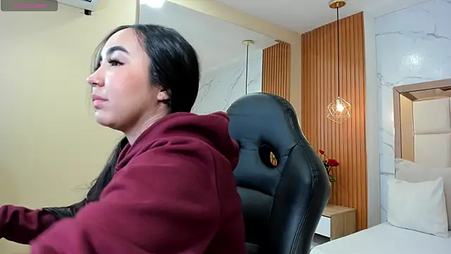 Snapshot of julieta_rosee chatting on December 3, 2025, 9:57 pm julieta rosee online show from December 3, 2025, 9:57 pm