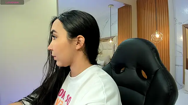 Snapshot of julieta_rosee chatting on January 13, 2026, 9:53 pm julieta rosee online show from January 13, 2026, 9:53 pm