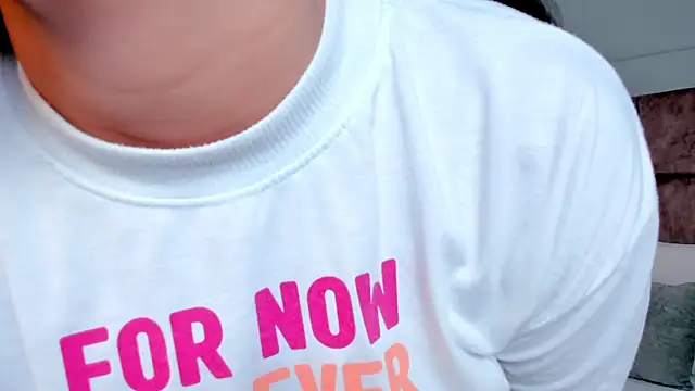 Snapshot of julieta_rosee chatting on February 13, 2026, 6:15 pm julieta rosee online show from February 13, 2026, 6:15 pm