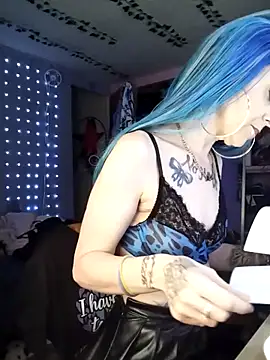 Purple2StayThnxx online show from March 4, 2026, 2:17 am