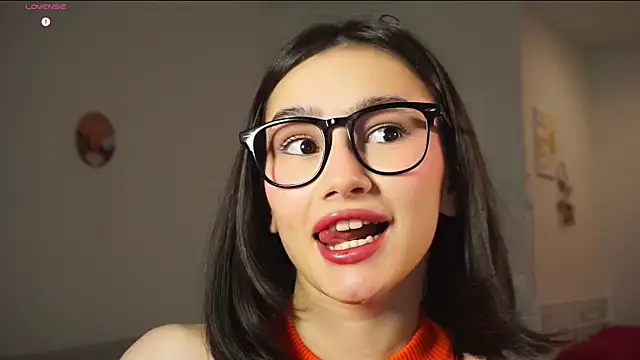 ViolaVow online show from November 1, 2025, 4:03 am