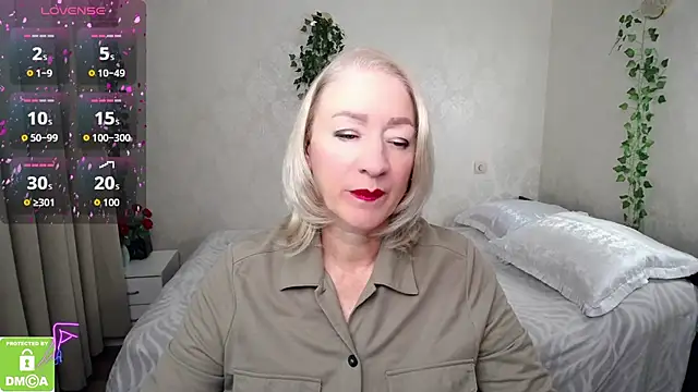 hunters woman online show from September 26, 2025, 11:58 am