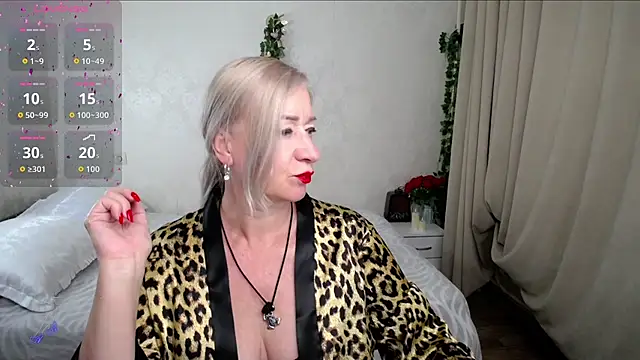 hunters woman online show from July 19, 2026, 4:00 pm