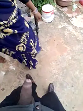 Snapshot of RAYI_Queen_3 chatting on February 2, 2026, 12:04 pm RAYI Queen 3 online show from February 2, 2026, 12:04 pm