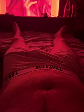 Snapshot of naughtycoupl98 chatting on February 15, 2026, 1:02 am naughtycoupl98 online show from February 15, 2026, 1:02 am