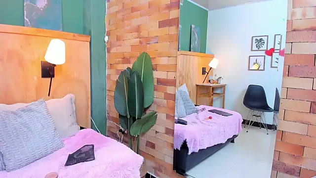 Snapshot of milavega_ chatting on February 21, 2026, 12:06 pm milavega online show from February 21, 2026, 12:06 pm