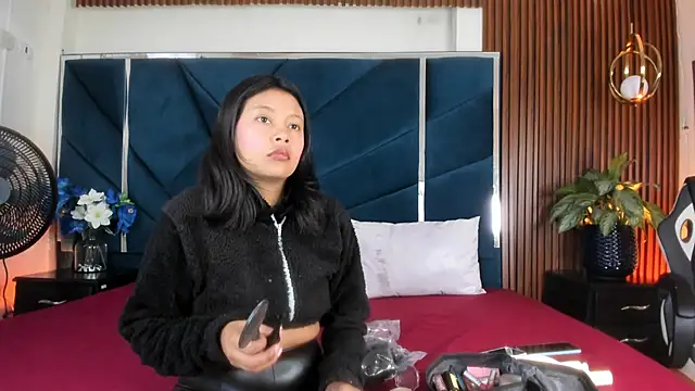 Dulce Pettit online show from September 25, 2025, 12:42 pm