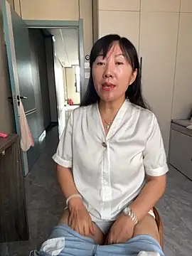 xiaomei-11 online show from October 2, 2025, 3:02 am