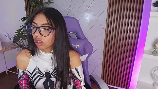 Snapshot of Sphere01 chatting on February 6, 2026, 3:44 am Sphere01 online show from February 6, 2026, 3:44 am