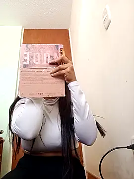 IsabellaLuxe online show from September 25, 2025, 12:42 pm