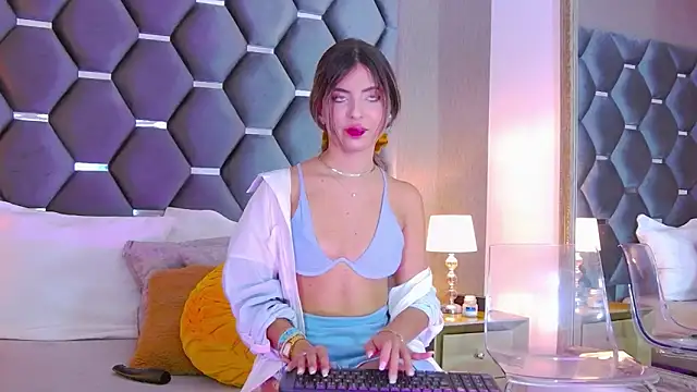 BlaireParker online show from October 24, 2025, 12:56 pm