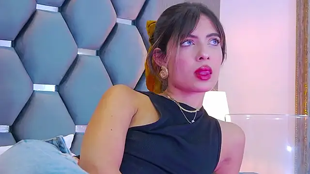 BlaireParker online show from October 27, 2025, 12:20 pm