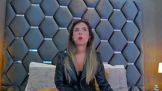 BlaireParker online show from November 3, 2025, 11:55 am