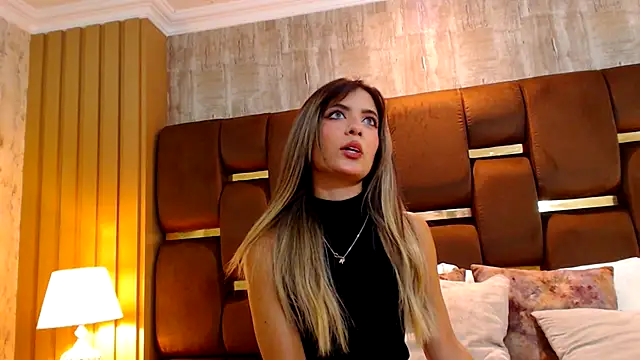 BlaireParker online show from November 5, 2025, 12:38 pm