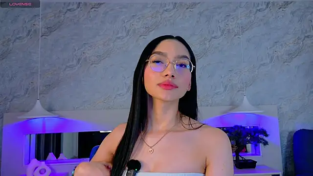 Keira Corleone online show from November 14, 2025, 4:22 am