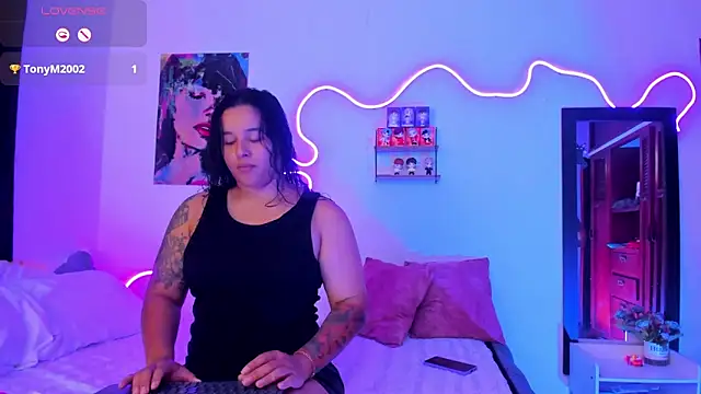 Dilan and Mia online show from October 1, 2025, 3:40 pm