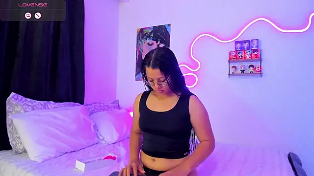 Dilan and Mia online show from October 11, 2025, 5:00 pm