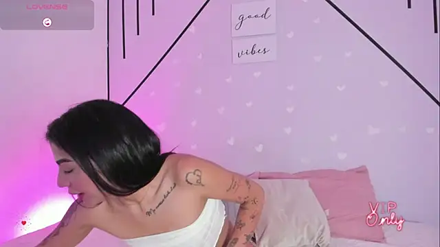 MiahCornell  online show from February 12, 2026, 7:31 pm