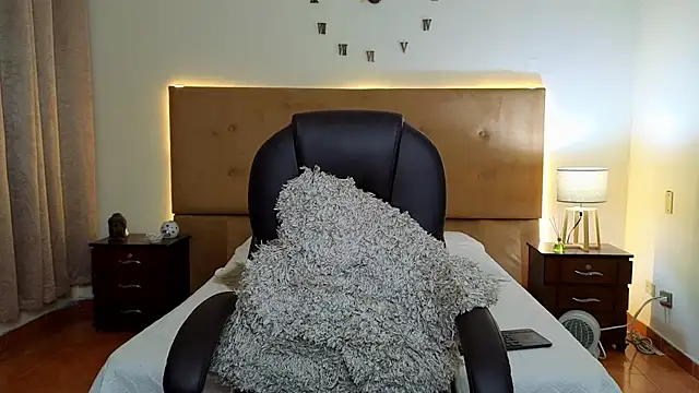 Steven Velez online show from September 14, 2025, 12:43 am