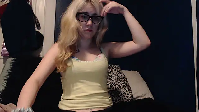 RubySmoke online show from September 27, 2025, 4:39 am