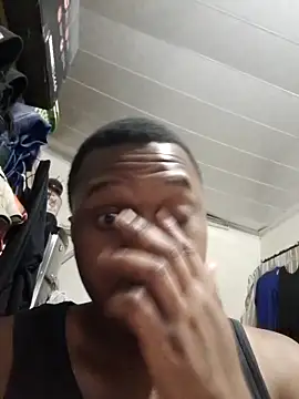 Moet Chandon online show from October 5, 2025, 4:16 pm