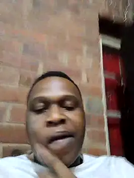 Moet Chandon online show from November 2, 2025, 8:00 pm