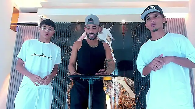 Dominic Max  online show from October 26, 2025, 10:10 am