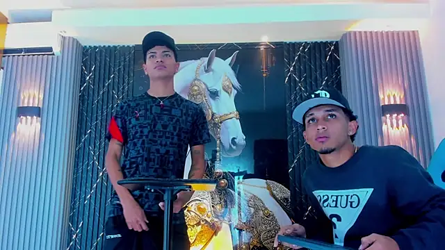 Dominic Max  online show from November 7, 2025, 5:07 am