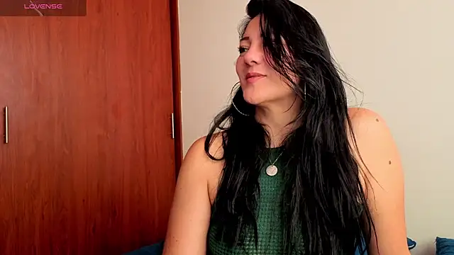 Snapshot of karla_valk1 chatting on June 18, 2026, 1:37 pm karla valk1 online show from June 18, 2026, 1:37 pm