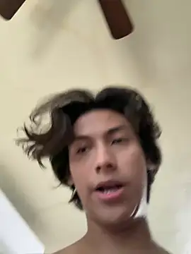 EmilianoPerex online show from January 14, 2026, 8:03 pm