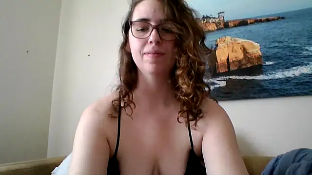 sweetsocalgirl online show from March 6, 2026, 9:22 pm