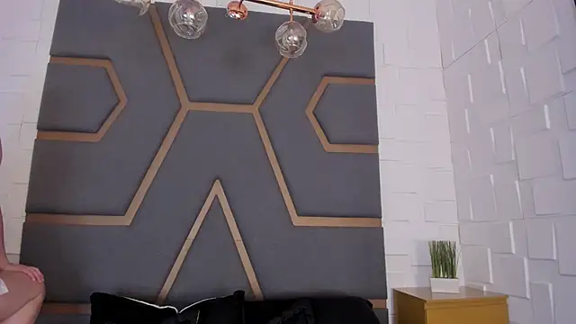 Snapshot of MeganHoffmaan chatting on September 20, 2025, 11:33 am MeganHoffmaan online show from September 20, 2025, 11:33 am