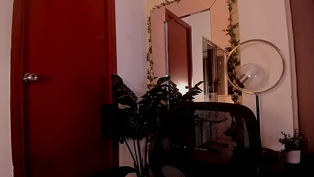 Snapshot of MeganHoffmaan chatting on November 23, 2025, 4:12 am MeganHoffmaan online show from November 23, 2025, 4:12 am