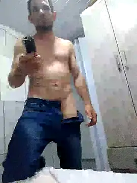 Pilantra12345 online show from October 26, 2025, 7:42 pm