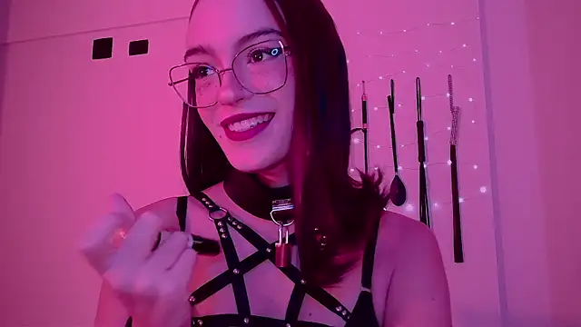 nina kink online show from June 7, 2026, 9:18 pm