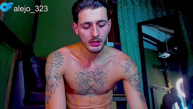 Snapshot of alejo__323__ chatting on May 2, 2026, 2:05 am alejo 323 online show from May 2, 2026, 2:05 am