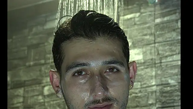 Snapshot of alejo__323__ chatting on June 22, 2026, 3:25 am alejo 323 online show from June 22, 2026, 3:25 am