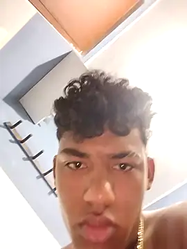 Lale-Adrian online show from February 6, 2026, 1:03 pm