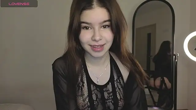 sladkoezzzka online show from September 15, 2025, 4:40 pm