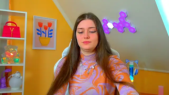 JessicaJewells online show from April 14, 2026, 6:19 am