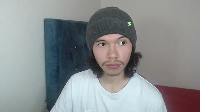 Snapshot of Xoxo_Smiles chatting on November 29, 2025, 3:59 pm Xoxo Smiles online show from November 29, 2025, 3:59 pm