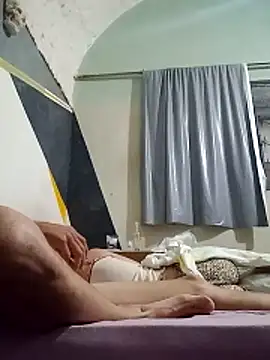 BrenoAvelar online show from April 26, 2026, 5:27 am