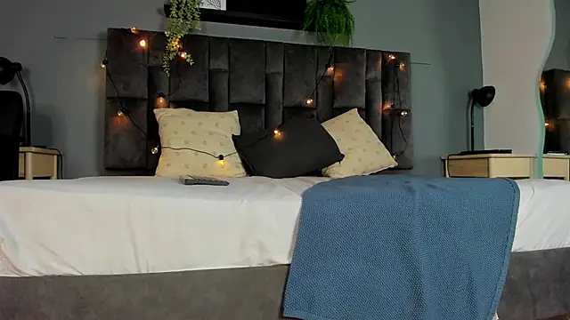 RiriiBrunette   online show from April 9, 2026, 7:52 pm